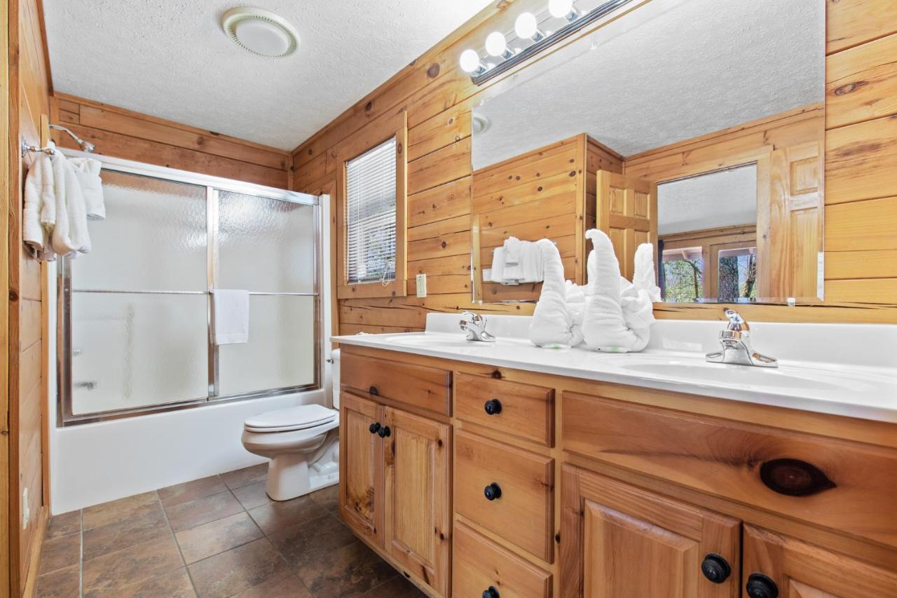 Above The Clouds, 4 Bedrooms, Pool Access, Private, Gaming, Sleeps 16 Gatlinburg Eksteriør bilde