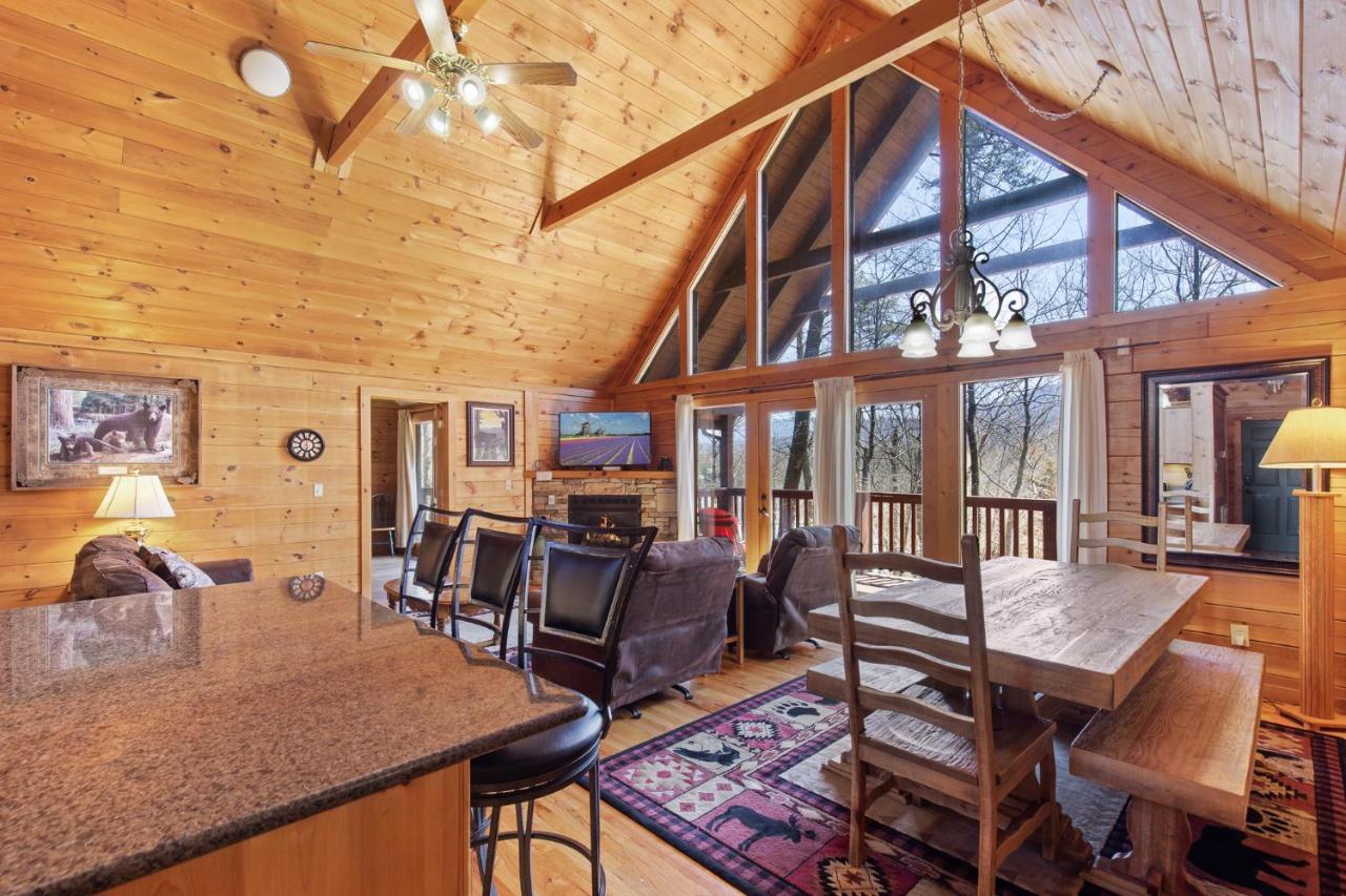 Above The Clouds, 4 Bedrooms, Pool Access, Private, Gaming, Sleeps 16 Gatlinburg Eksteriør bilde