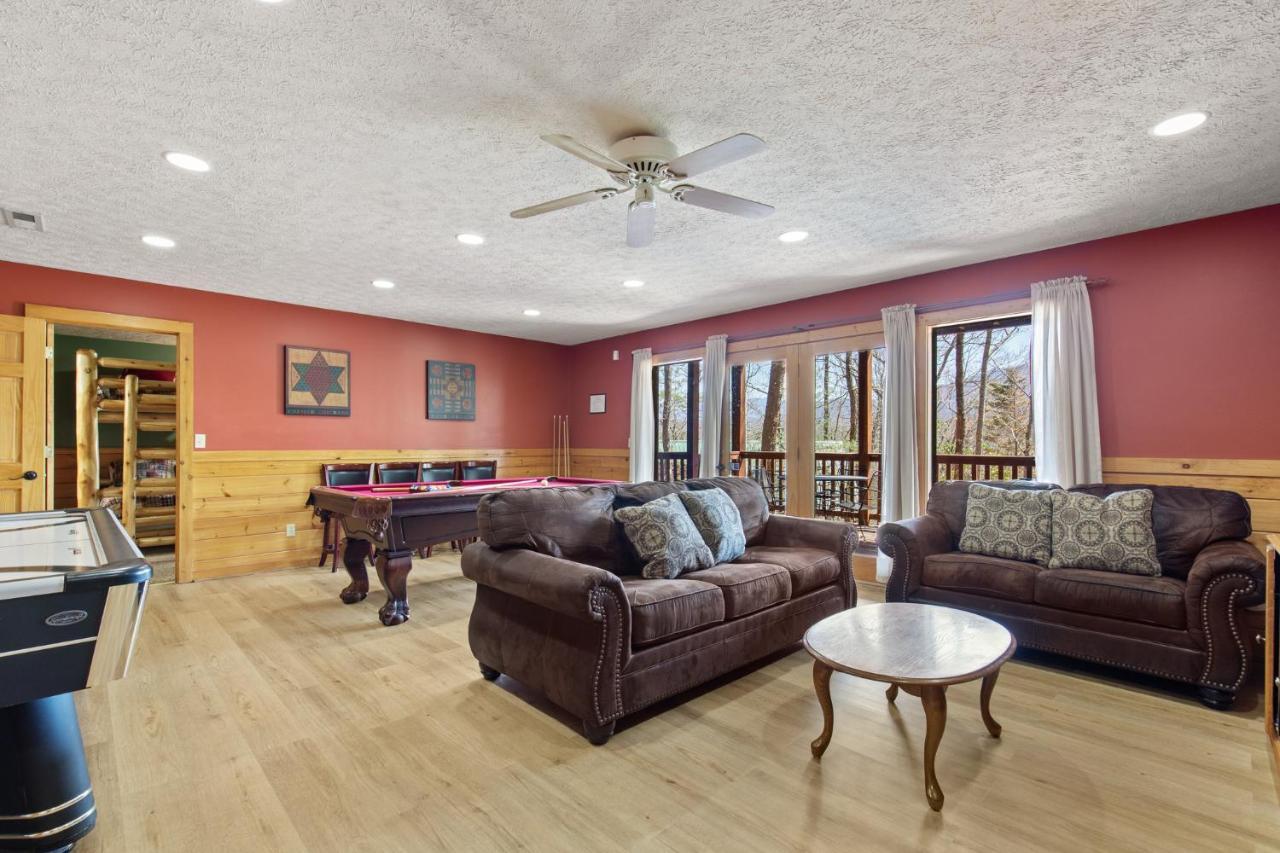 Above The Clouds, 4 Bedrooms, Pool Access, Private, Gaming, Sleeps 16 Gatlinburg Eksteriør bilde