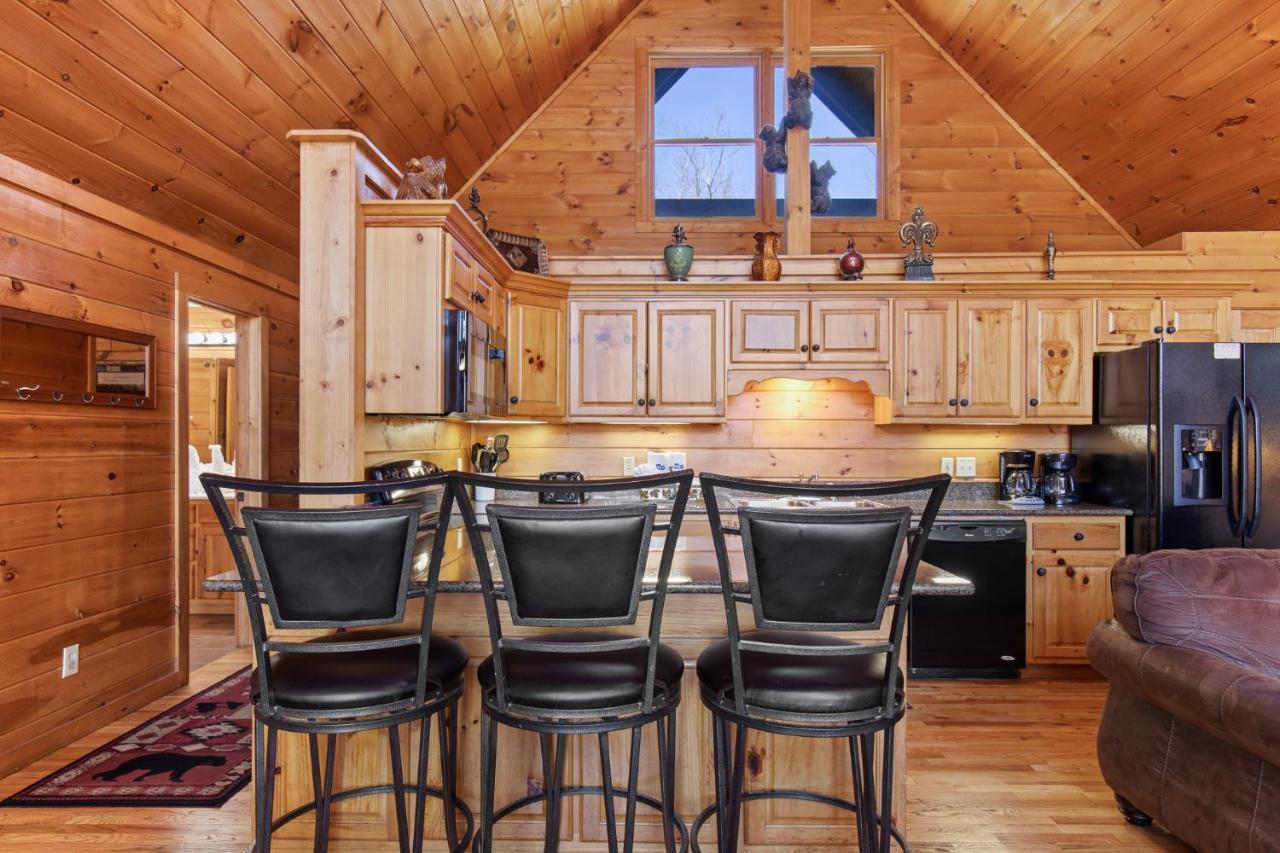 Above The Clouds, 4 Bedrooms, Pool Access, Private, Gaming, Sleeps 16 Gatlinburg Eksteriør bilde