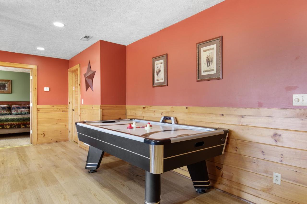 Above The Clouds, 4 Bedrooms, Pool Access, Private, Gaming, Sleeps 16 Gatlinburg Eksteriør bilde