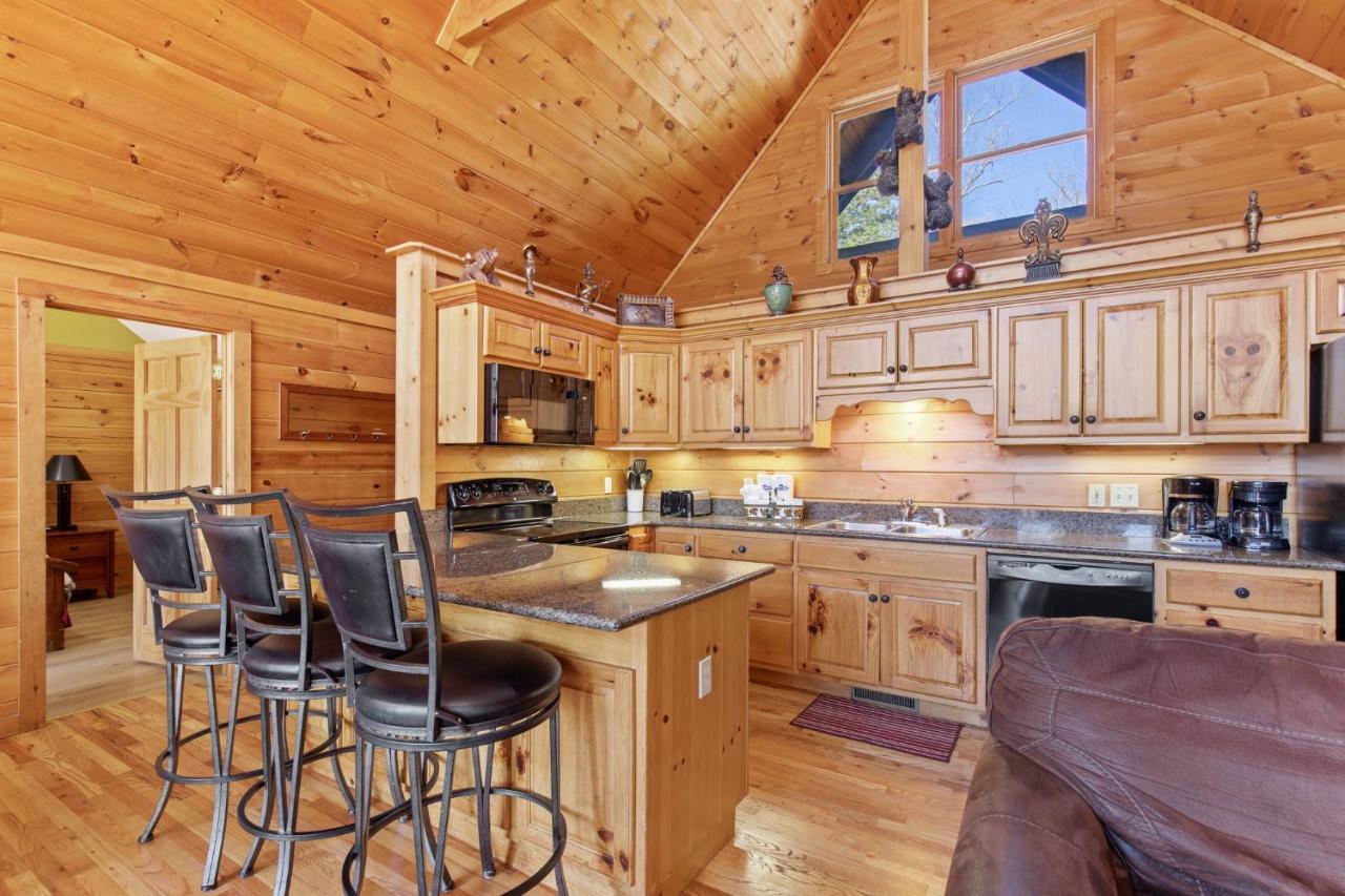 Above The Clouds, 4 Bedrooms, Pool Access, Private, Gaming, Sleeps 16 Gatlinburg Eksteriør bilde