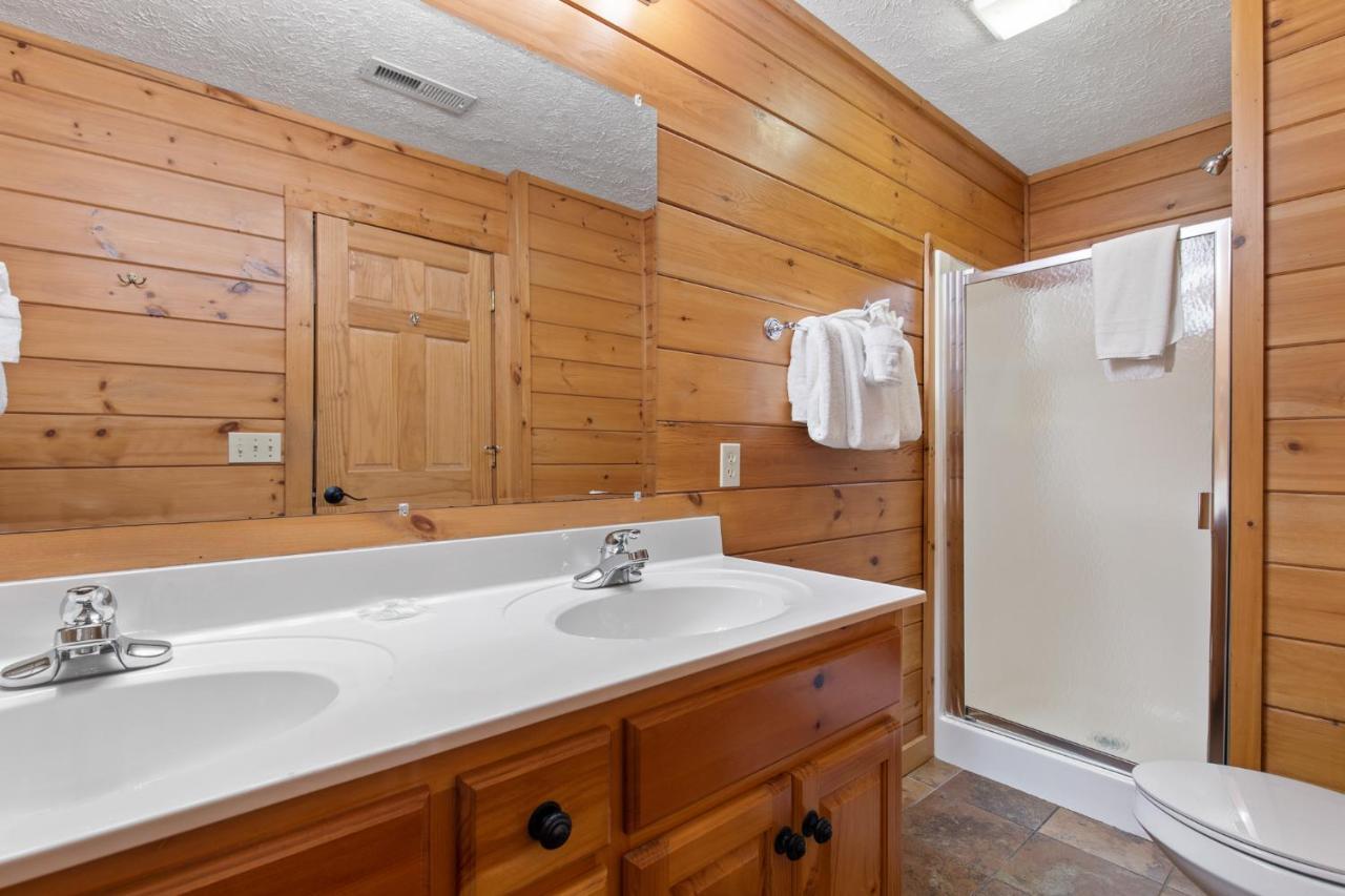 Above The Clouds, 4 Bedrooms, Pool Access, Private, Gaming, Sleeps 16 Gatlinburg Eksteriør bilde