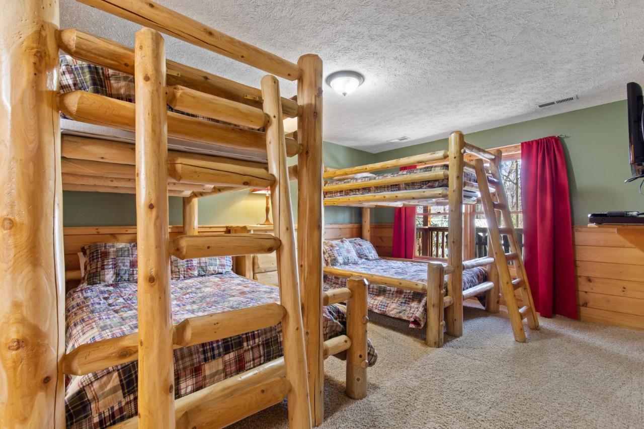 Above The Clouds, 4 Bedrooms, Pool Access, Private, Gaming, Sleeps 16 Gatlinburg Eksteriør bilde
