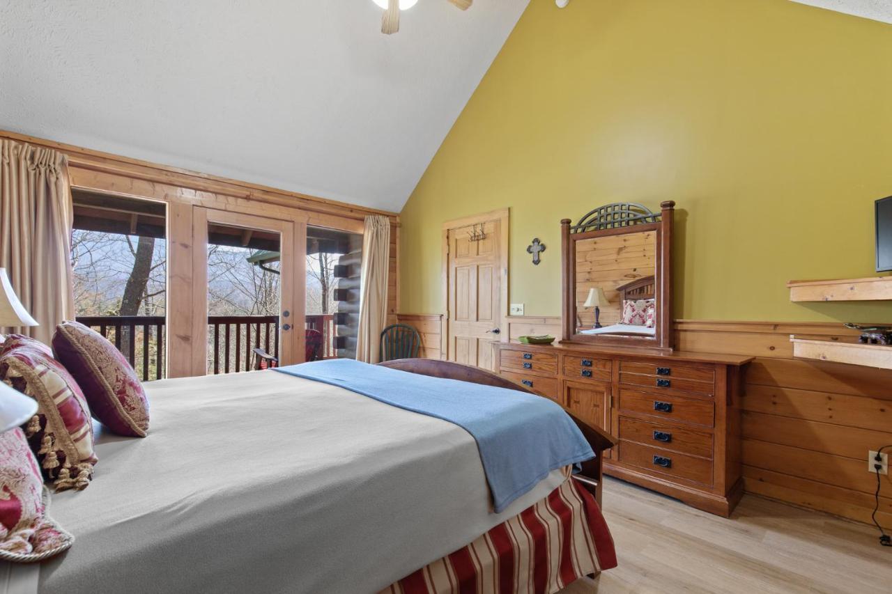 Above The Clouds, 4 Bedrooms, Pool Access, Private, Gaming, Sleeps 16 Gatlinburg Eksteriør bilde