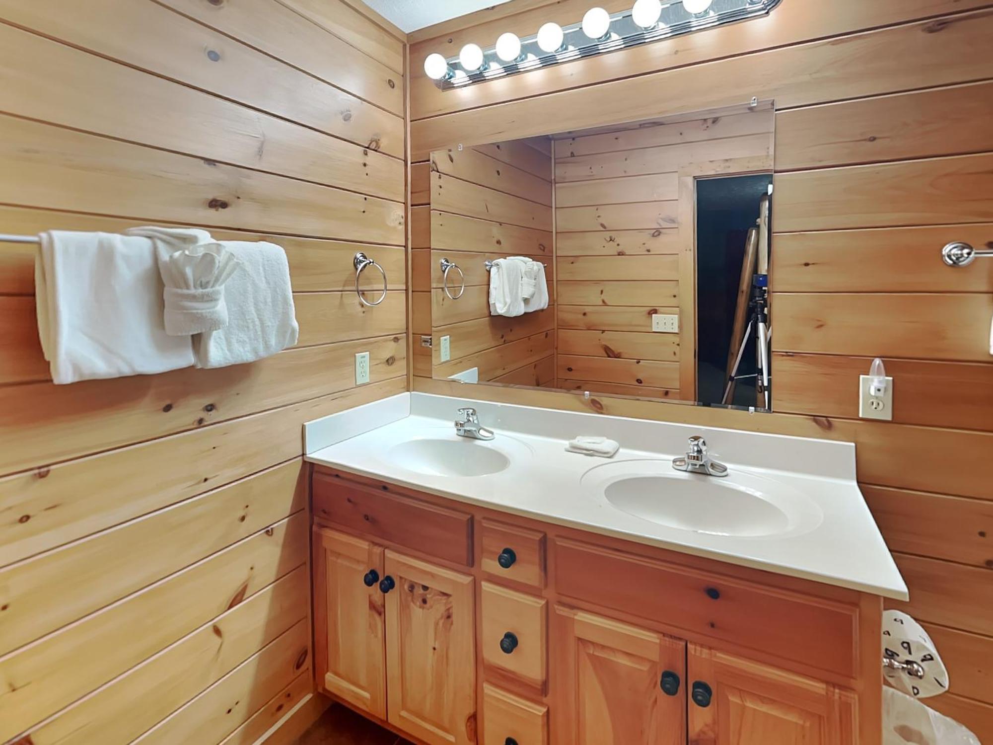 Above The Clouds, 4 Bedrooms, Pool Access, Private, Gaming, Sleeps 16 Gatlinburg Eksteriør bilde